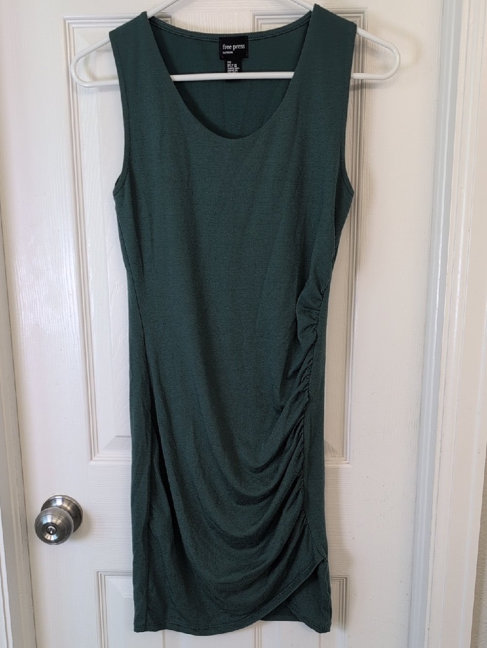 Free Press sleeveless ruched sheath in emerald green